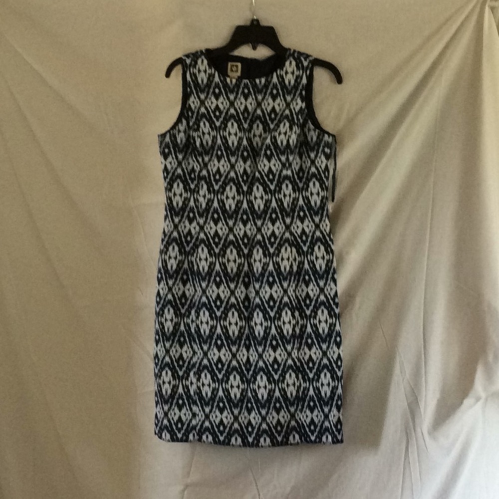 Sleeveless patterned dress